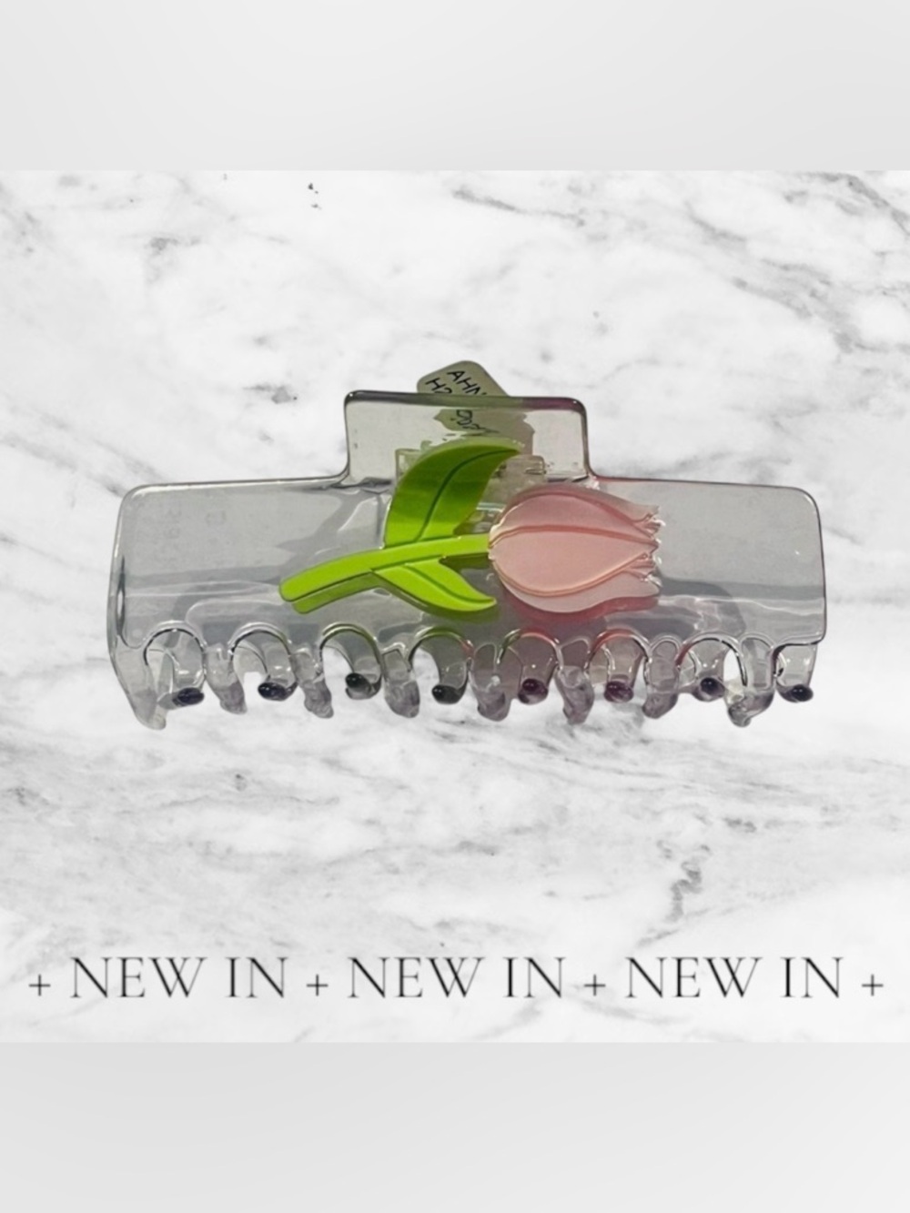 NWT Tulip Clear Hair Claw Clip
